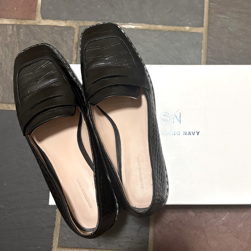 Leather Square Toe Loafers Size 8, Black Croc Style